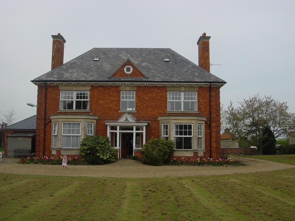 Furtho Manor Farm Bed & Breakfast Milton Keynes Exterior photo
