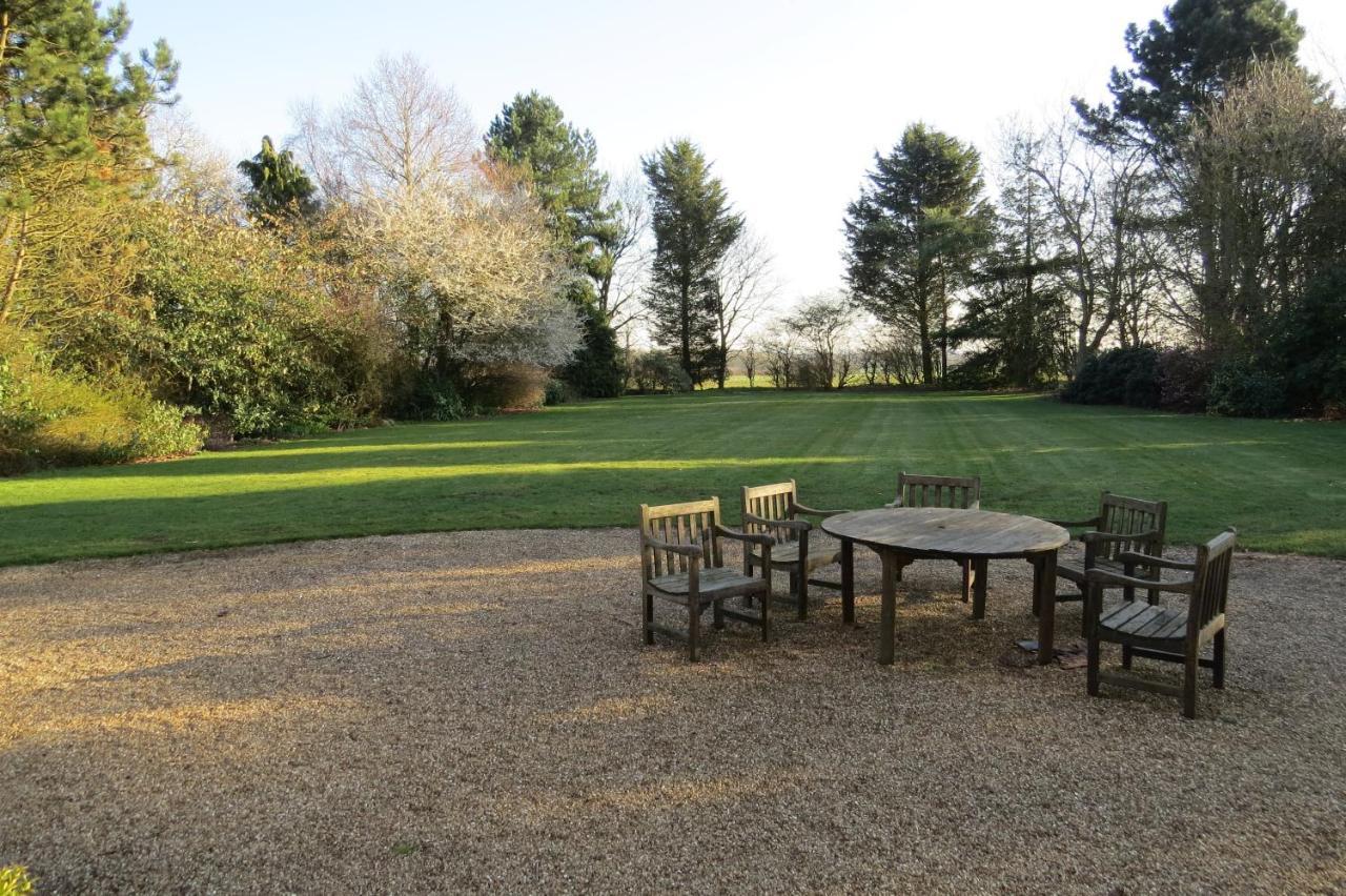 Furtho Manor Farm Bed & Breakfast Milton Keynes Exterior photo